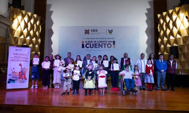 Reconoce talento y creatividad de estudiantes en concurso de cuentacuentos