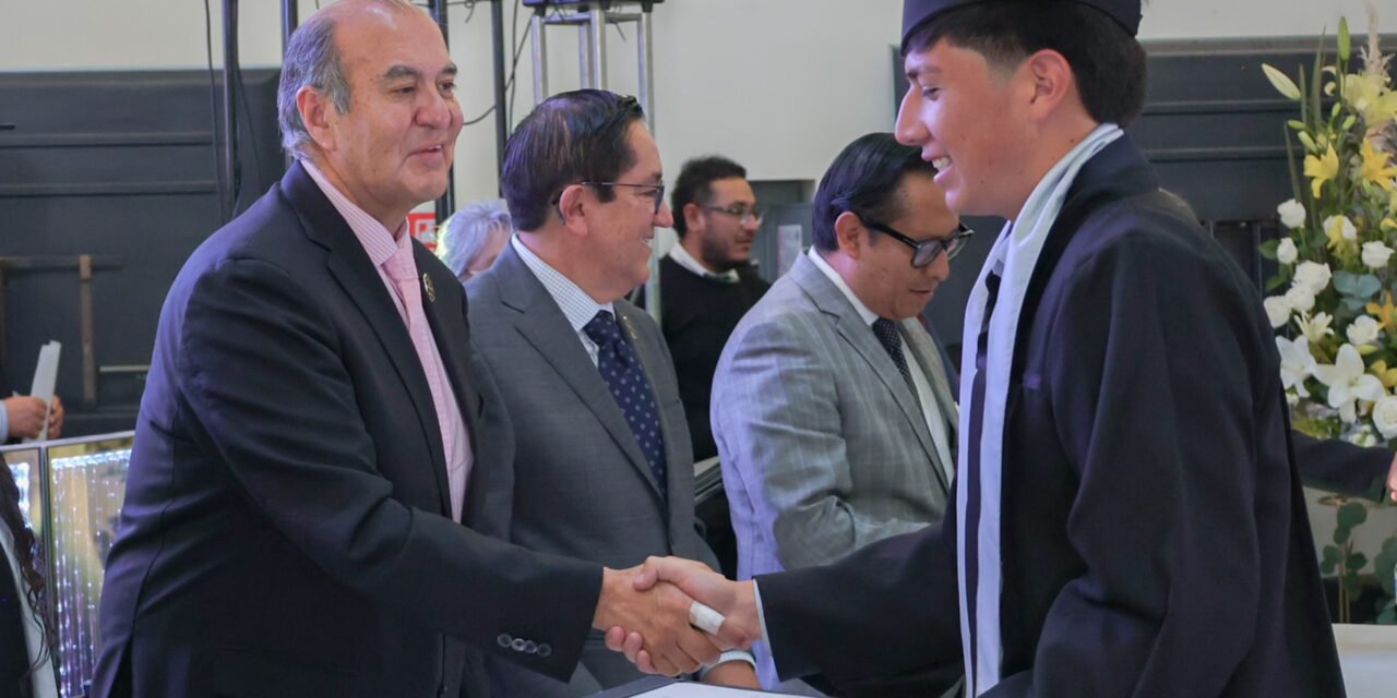 Natividad Castrejón encabeza graduación de estudiantes del Conalep Hidalgo