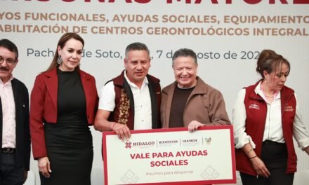 Julio Menchaca promueve el bienestar integral de las personas adultas mayores