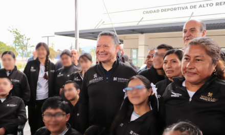 Julio Menchaca abandera a paratletas rumbo a la Conade 2026