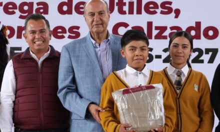 Natividad Castrejón entrega útiles, calzado y uniformes en cinco municipios 